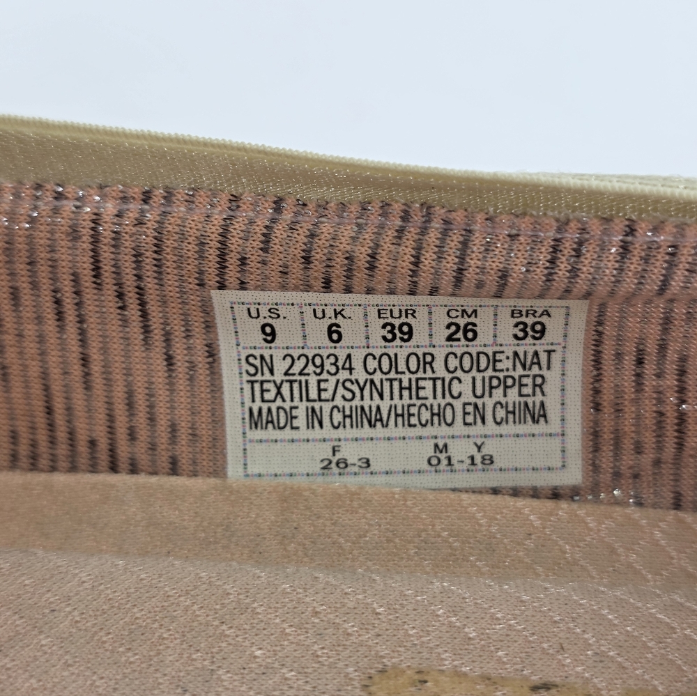 Skechers Relaxed Fit Savvy Women’s Beige Loafer Slip On Comfort Wedge  Size 9 - Picture 13 of 14